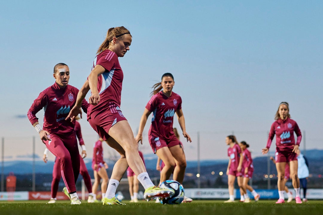 Alexia y Abelleira, entre algodones para la Nations League Alexia y Abelleira, entre algodones para la Nations League