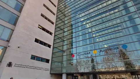 La Fiscalía pide 19 años de cárcel para un hombre acusado de agredir a su pareja en La Ribera Baixa La Fiscalía pide 19 años de cárcel para un hombre acusado de agredir a su pareja en La Ribera Baixa