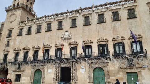 fachada del ayuntamiento de Alicante