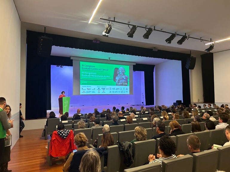 Euskadi intercambia experiencias y rompe tabúes sobre el cáncer Euskadi intercambia experiencias y rompe tabúes sobre el cáncer