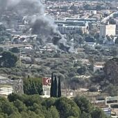 Nuevo incendio en Armanello, en Benidorm, originado por la quema de basuras
