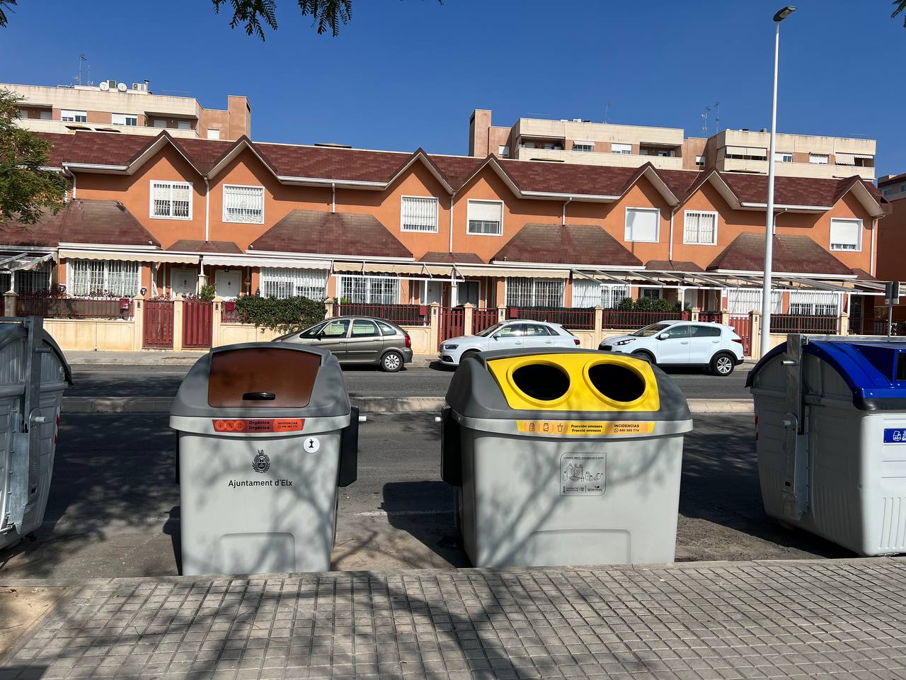 La red del contenedor marrón de Elche se expande desde este jueves a la zona norte del barrio Altabix La red del contenedor marrón de Elche se expande desde este jueves a la zona norte del barrio Altabix