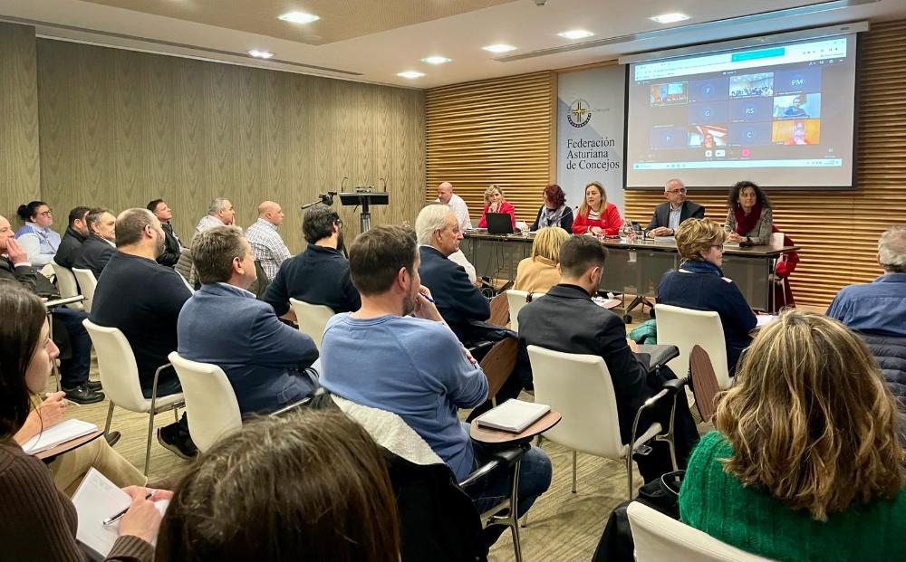 Gijón y Oviedo, reticentes a aportar dinero extra en los sueldos de sus educadoras Gijón y Oviedo, reticentes a aportar dinero extra en los sueldos de sus educadoras