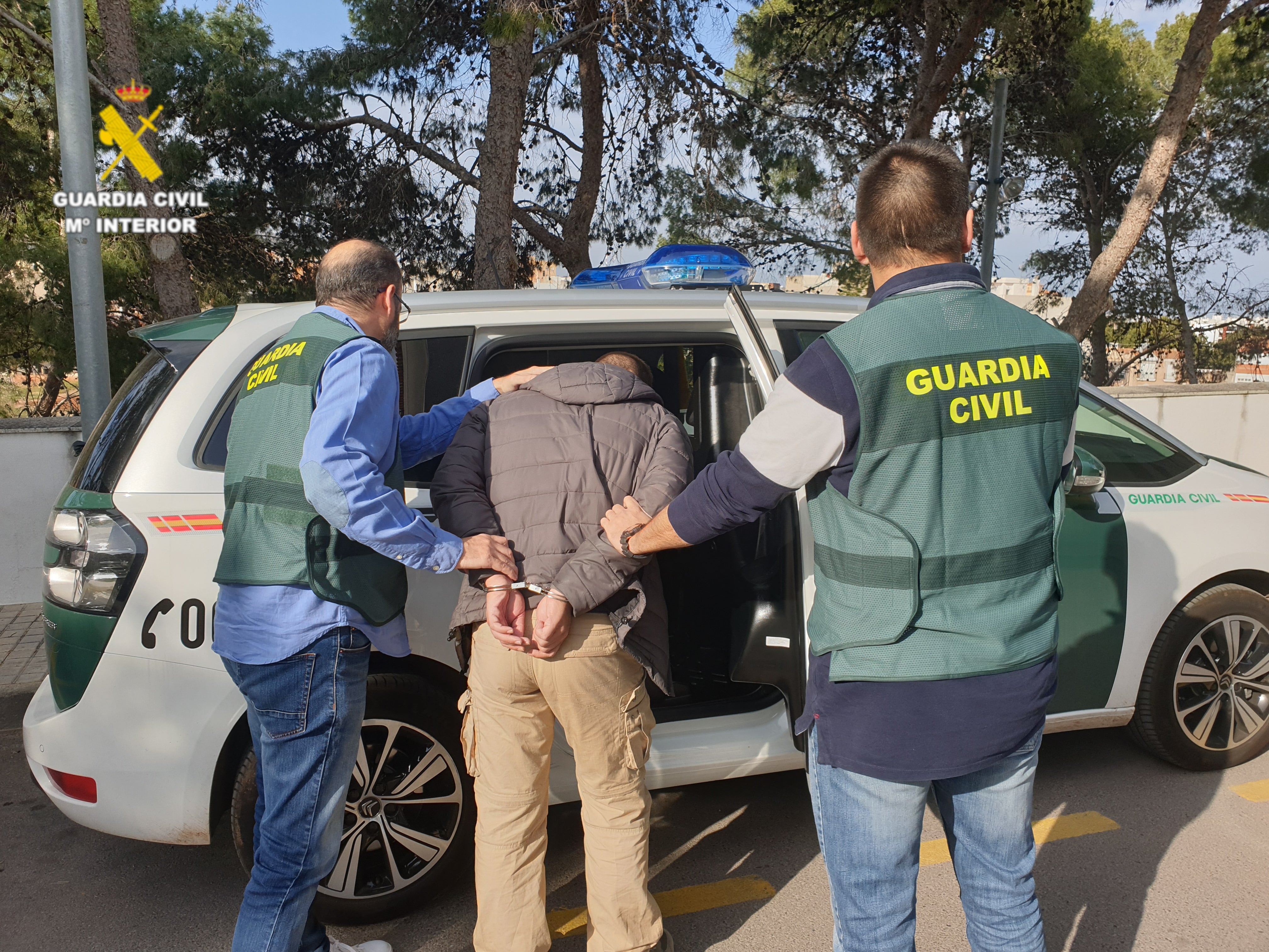 La Guardia Civil detiene en Albacete al atracador de gasolineras de la Vall d´Uixó La Guardia Civil detiene en Albacete al atracador de gasolineras de la Vall d´Uixó