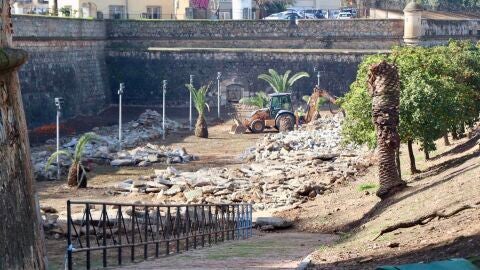 Obras que se est&aacute;n realizando ahora mismo en una de las zonas abaluartadas