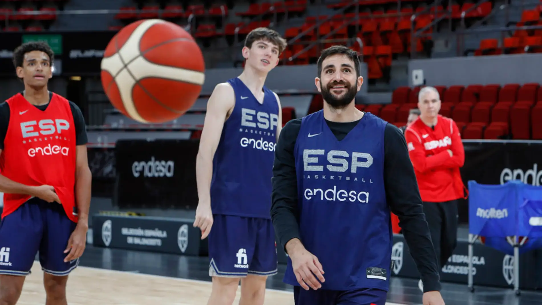 España arranca el camino al Eurobasket
