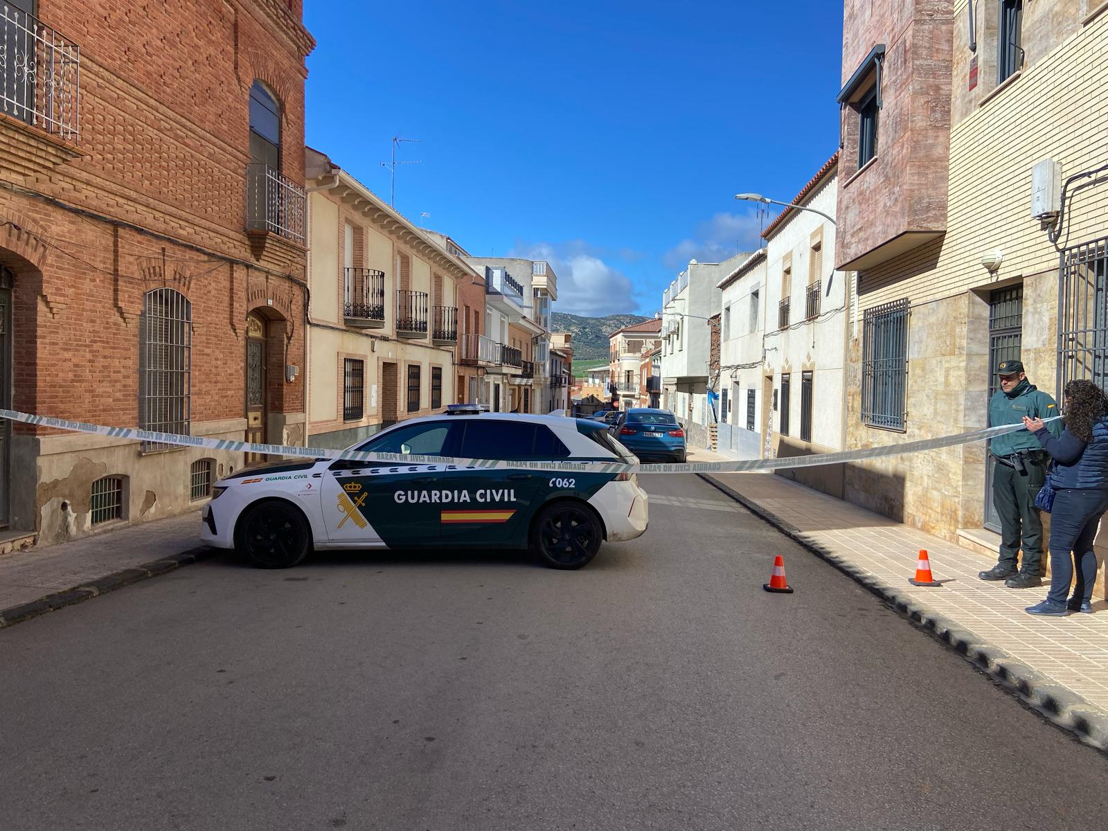 Decretan tres días de luto oficial en Aldea del Rey tras la muerte de una vecina por violencia de género Decretan tres días de luto oficial en Aldea del Rey tras la muerte de una vecina por violencia de género