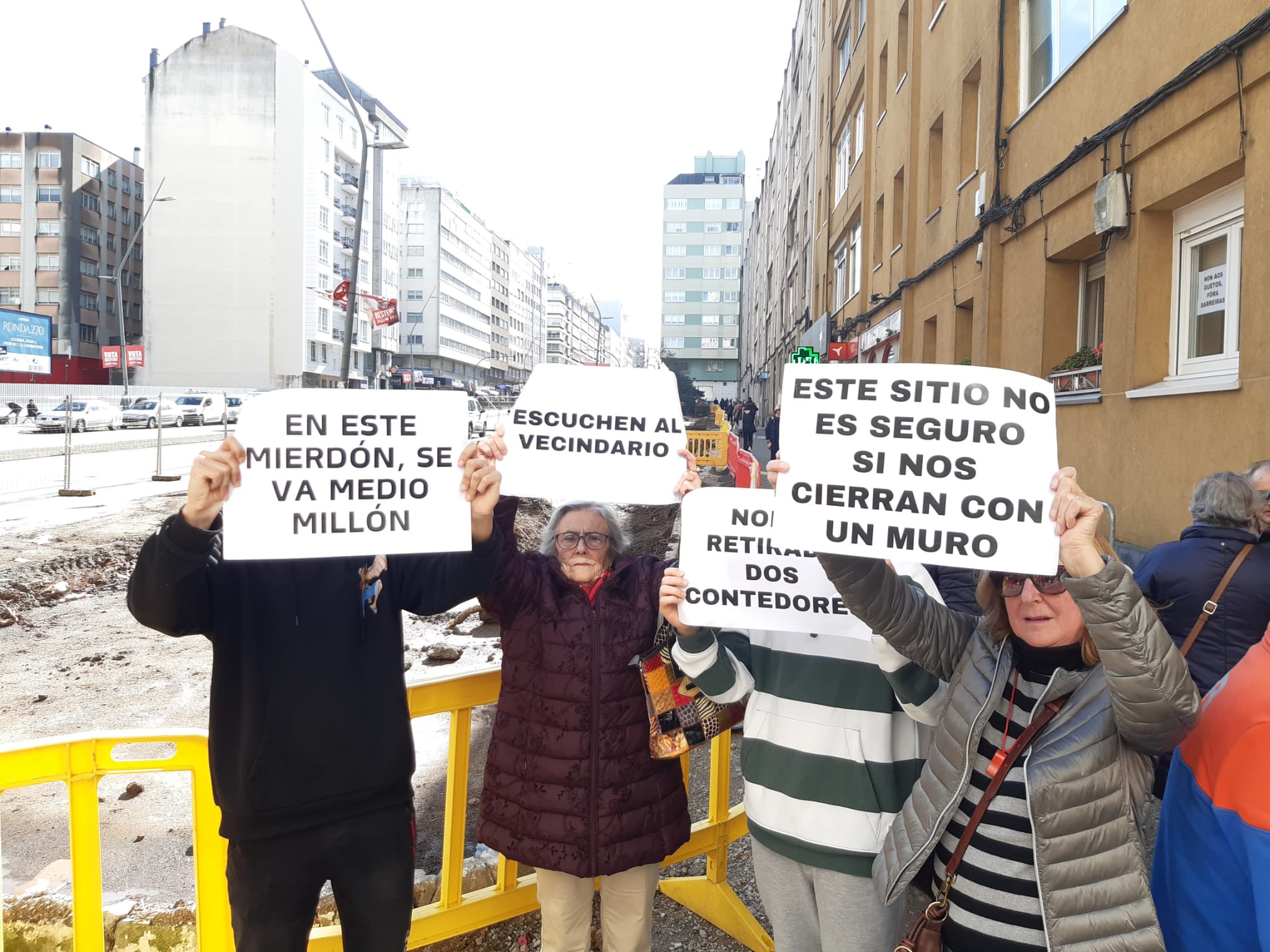 Los vecinos de las casas de Franco no descartan retomar las movilizaciones Los vecinos de las casas de Franco no descartan retomar las movilizaciones
