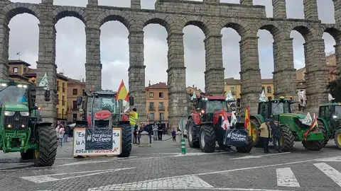 Medio millar de agricultores y ganaderos se manifiestan en Segovia Manifestación del campo en Segovia