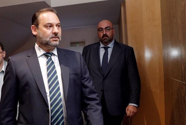 Las claves del 'caso Koldo': Ábalos, el 'súper jefe' y cómo la necesidad sanitaria se convirtió en negocio millonario Las claves del 'caso Koldo': Ábalos, el 'súper jefe' y cómo la necesidad sanitaria se convirtió en negocio millonario
