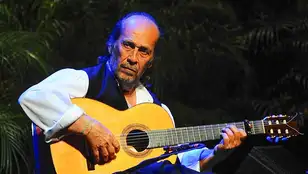 Imagen de archivo del guitarrista español Paco de Lucía. 