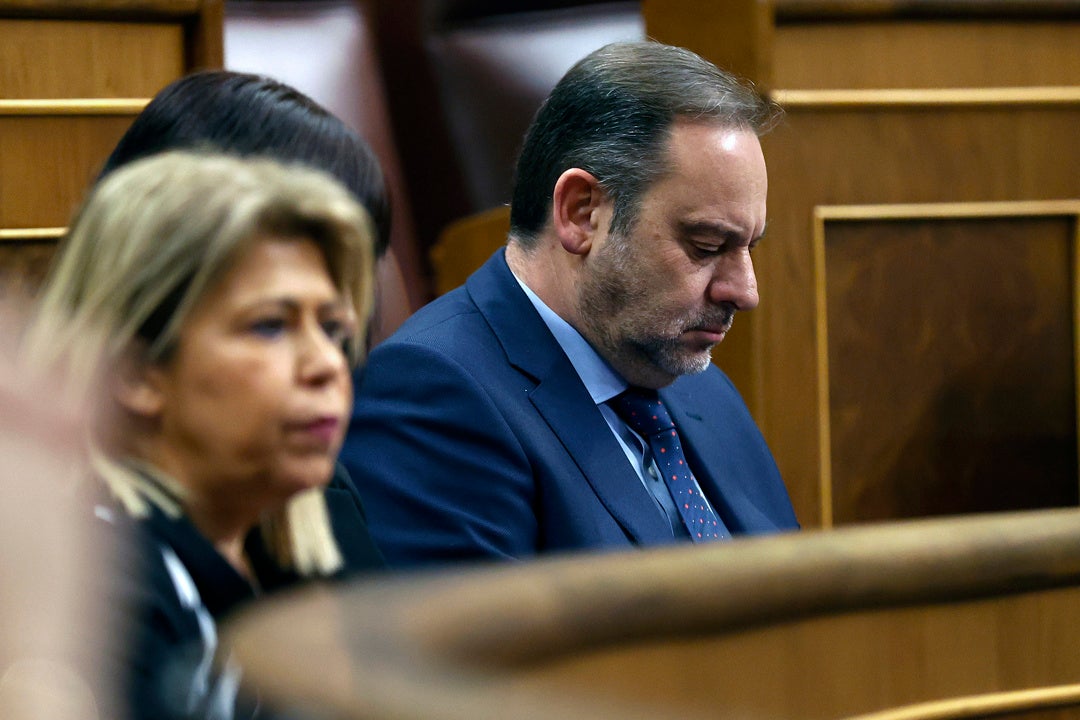 Ábalos descarta dimitir pero admite que si el 'caso Koldo' hubiera estallado cuando era ministro sí lo habría hecho Ábalos descarta dimitir pero admite que si el 'caso Koldo' hubiera estallado cuando era ministro sí lo habría hecho
