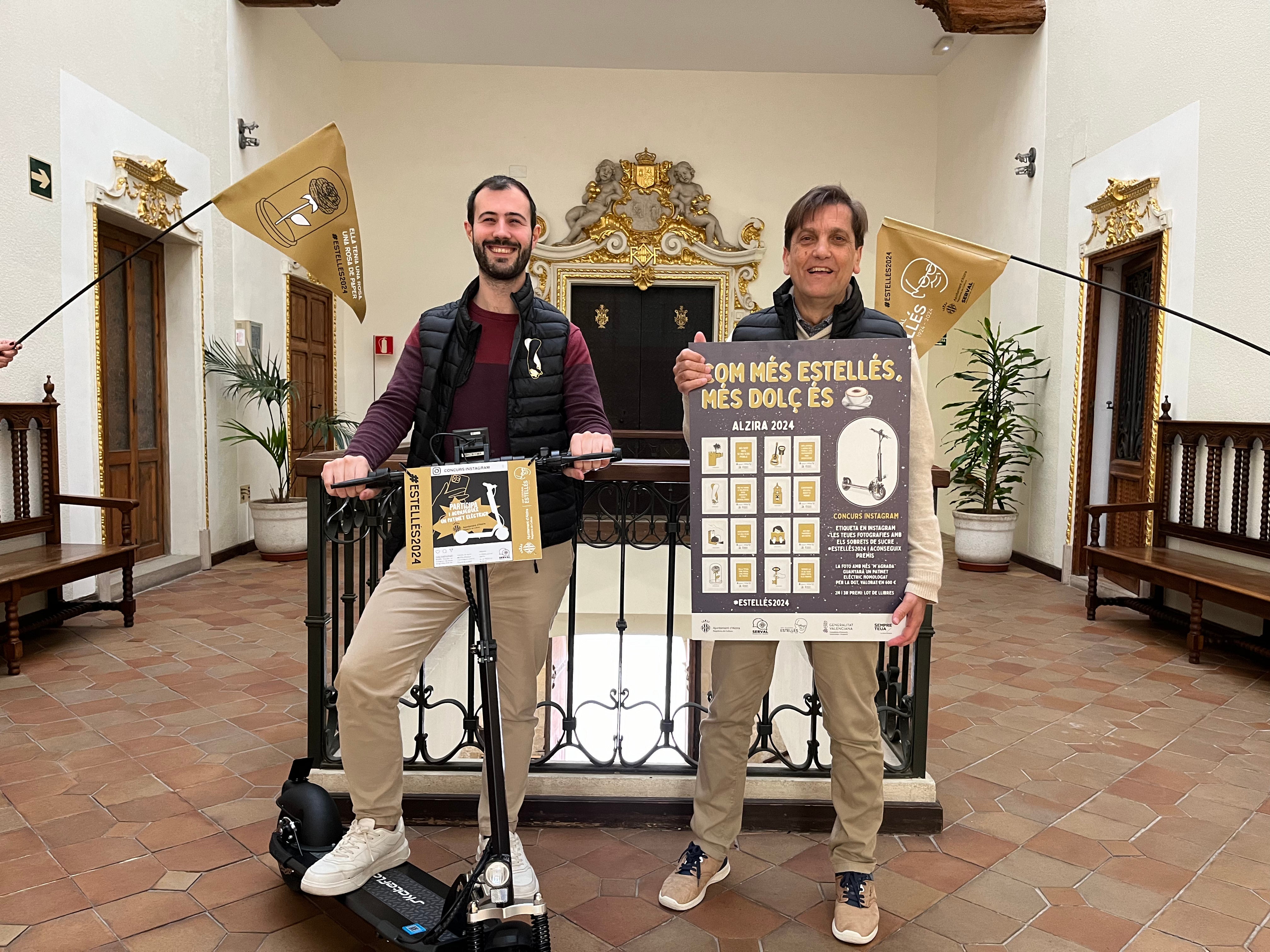 Alzira endulza las Fallas y la Semana Santa con frases de Estellés Alzira endulza las Fallas y la Semana Santa con frases de Estellés