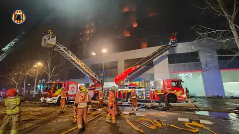 Una joven de Alzira entre los desaparecidos del incendio de Campanar Una joven de Alzira entre los desaparecidos del incendio de Campanar