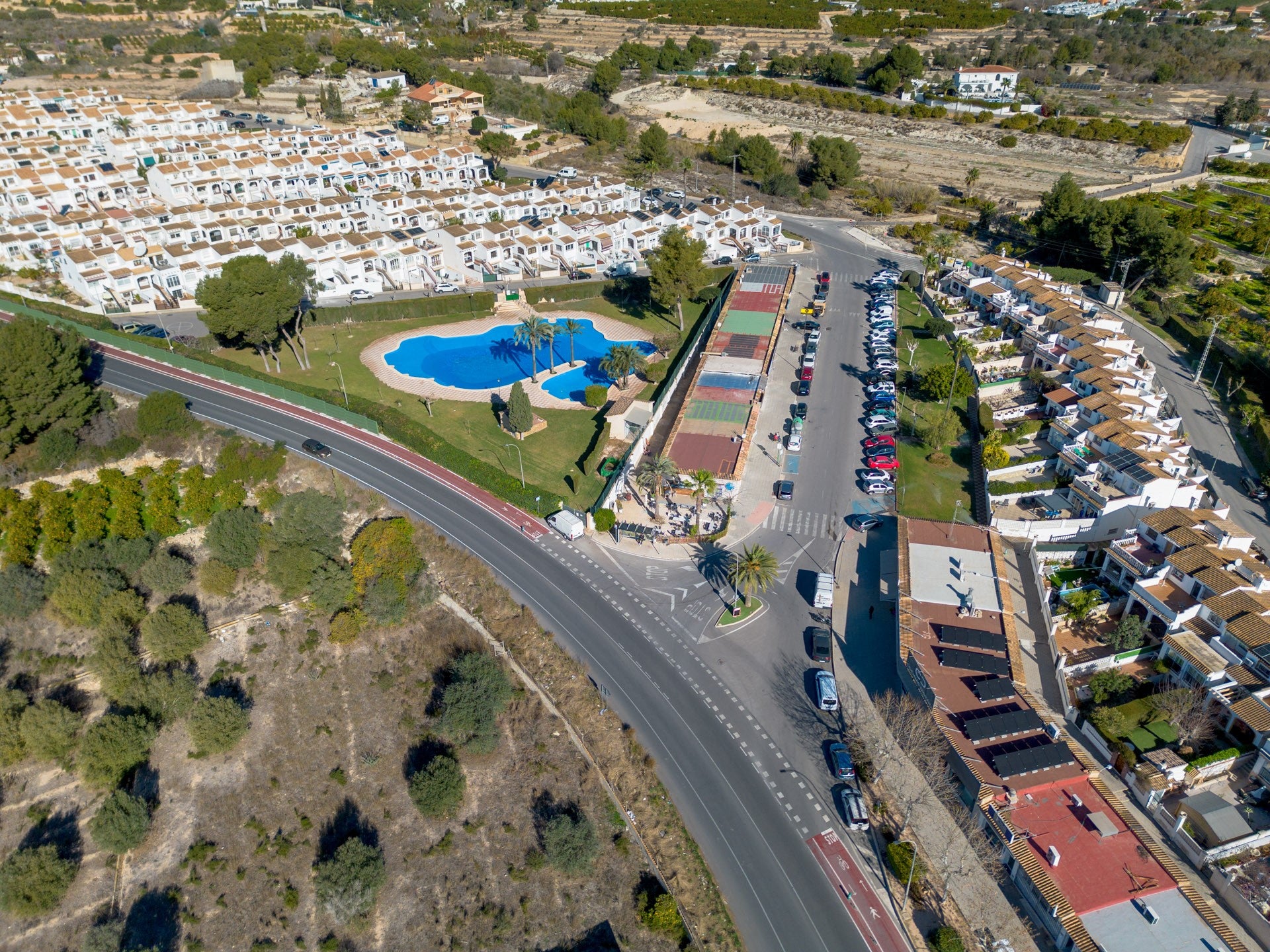 L'Alfàs del Pi aprueba construir una rotonda en el acceso a la urbanización Tossalet L'Alfàs del Pi aprueba construir una rotonda en el acceso a la urbanización Tossalet