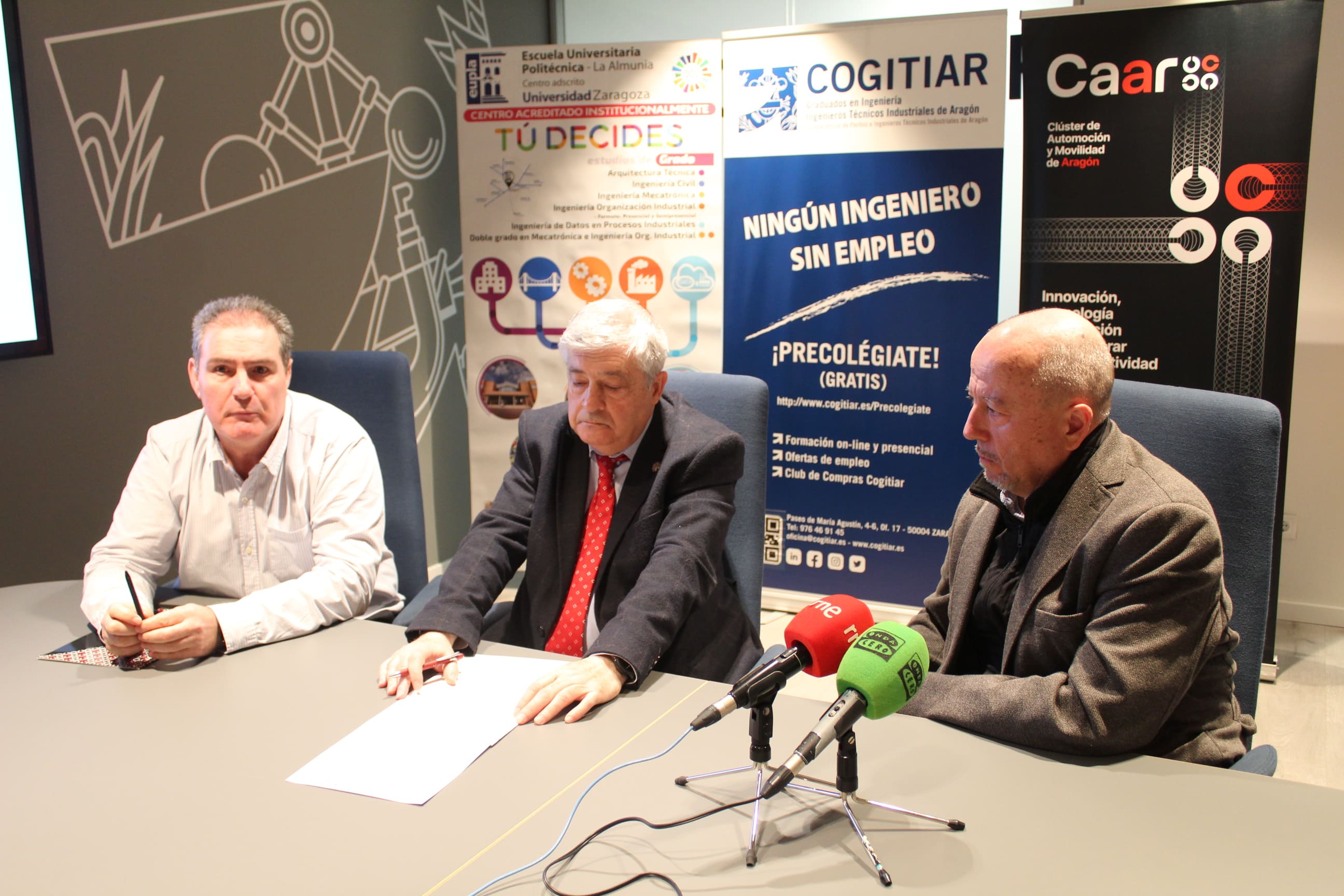 Las empresas se unen a la universidad y el colegio de ingenieros para fidelizar talento en la automoción Las empresas se unen a la universidad y el colegio de ingenieros para fidelizar talento en la automoción