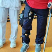 El Hospital San Juan de Dios empezó a utilizar los exoesqueletos de rodillas en enero