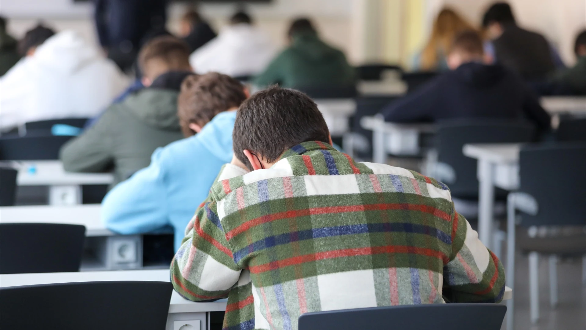 Varios alumnos de la Facultad de Ciencias económicas de la Universidad CEU San Pablo realizan un examen. Varios alumnos de la Facultad de Ciencias económicas de la Universidad CEU San Pablo realizan un examen.