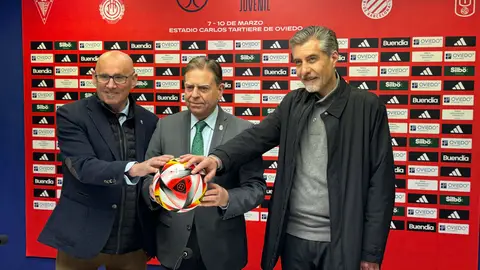 27-2-2024 Presentación final four Copa juvenil. José ramón Cuetos Lobo, presidente del territorial asturiana; Alfredo Canteli, alcalde de Oviedo; y Martín Peláez, presidente del Real Oviedo 27-2-2024 Presentación final four Copa juvenil. José ramón Cuetos Lobo, presidente del territorial asturiana; Alfredo Canteli, alcalde de Oviedo; y Martín Peláez, presidente del Real Oviedo