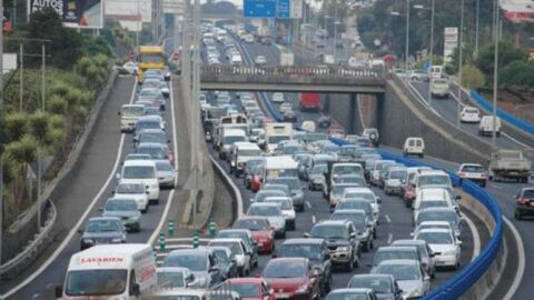 Colas en la autopista TF5