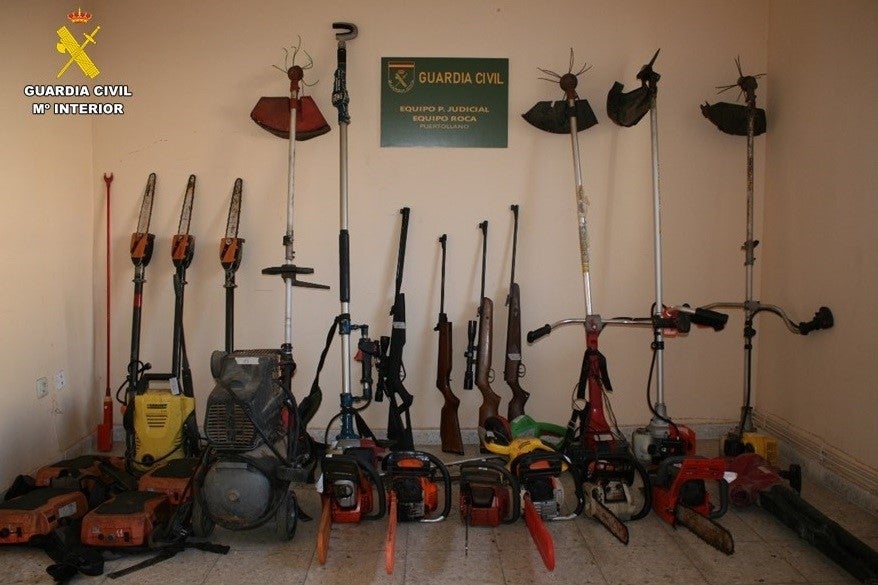 Detienen a tres personas tras numerosos robos en explotaciones agrícolas de Ciudad Real Detienen a tres personas tras numerosos robos en explotaciones agrícolas de Ciudad Real