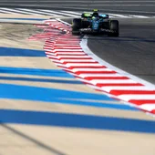 Fernando Alonso durante los entrenamientos libres del GP de Bahrein Fernando Alonso durante los entrenamientos libres del GP de Bahrein