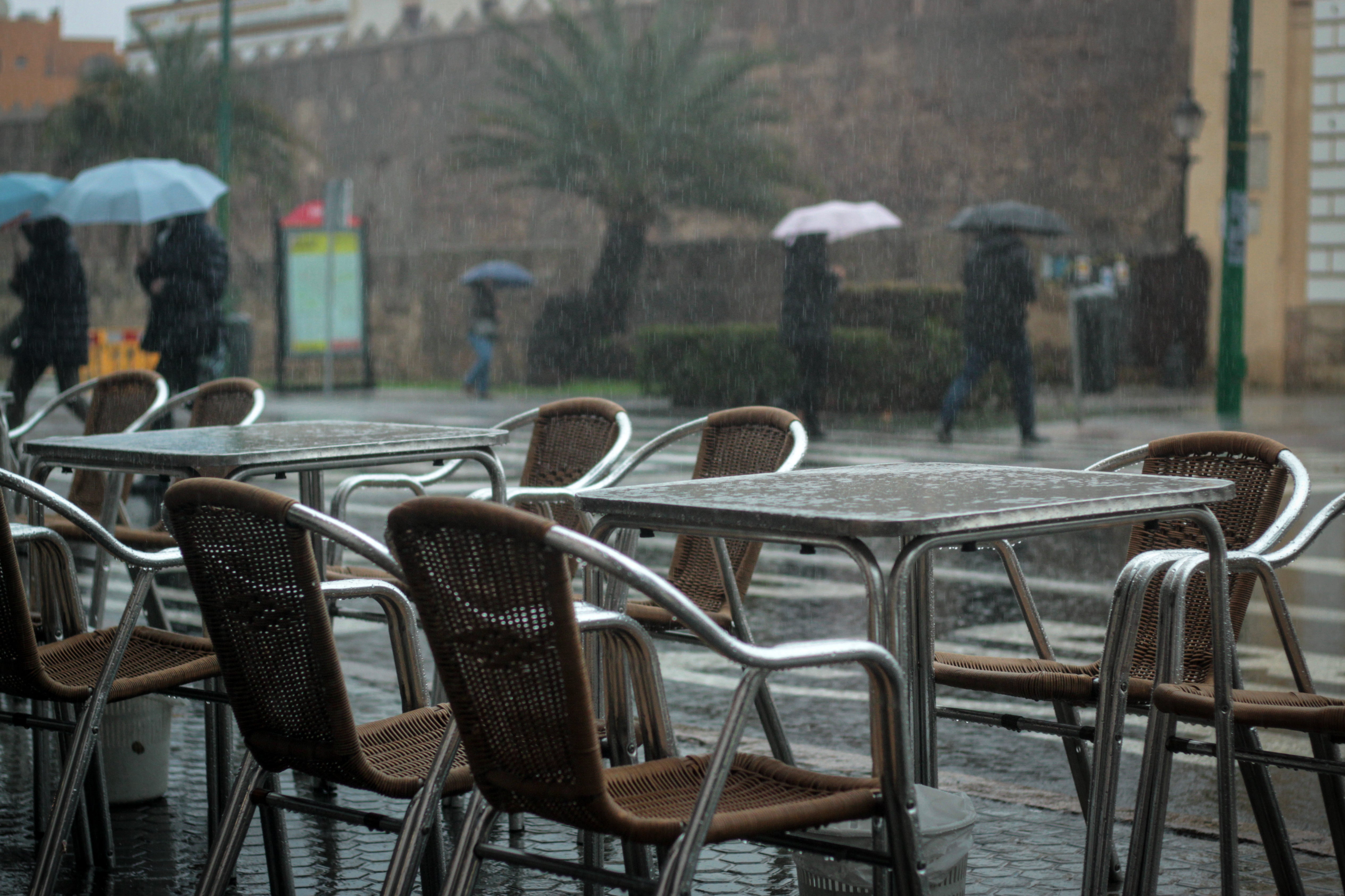 Un total de 19 provincias españolas están en aviso por fenómenos costeros, viento, nieve o lluvia Un total de 19 provincias españolas están en aviso por fenómenos costeros, viento, nieve o lluvia