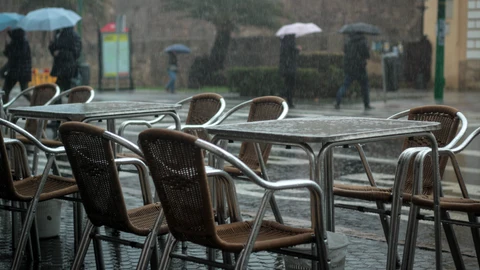 Lluvia en Sevilla durante la pasada borrasca Karlotta 