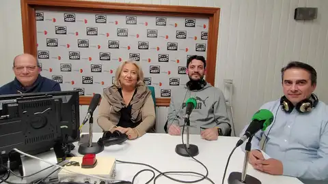 'Tertulia del Vino' con Isidro Cidfuentes, Raquel Cruz, Federico Lucendo y Vicente Cruz 'Tertulia del Vino' con Isidro Cidfuentes, Raquel Cruz, Federico Lucendo y Vicente Cruz