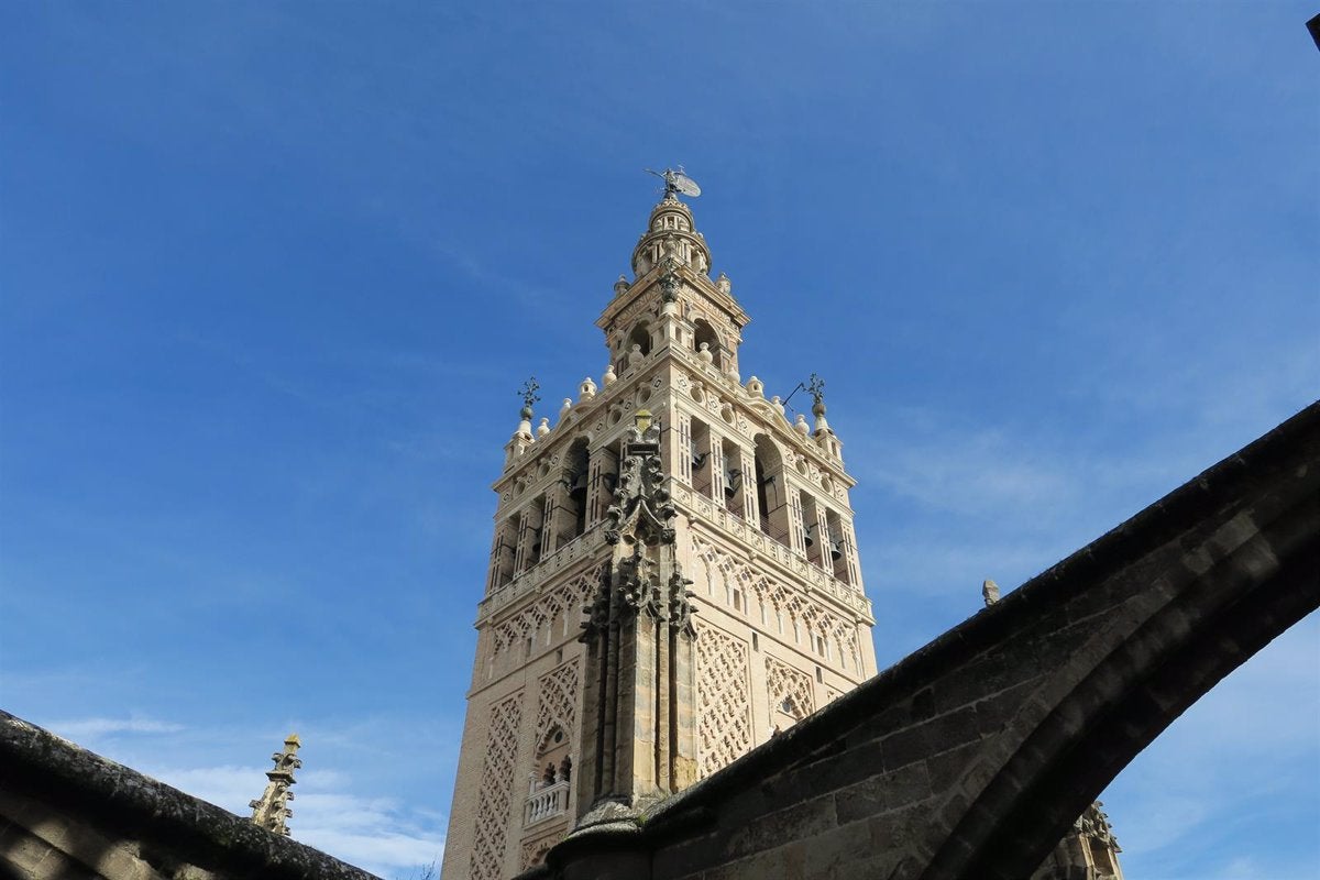 Multas de hasta 3.000 euros para 'los Spiderman' de la Giralda Multas de hasta 3.000 euros para 'los Spiderman' de la Giralda
