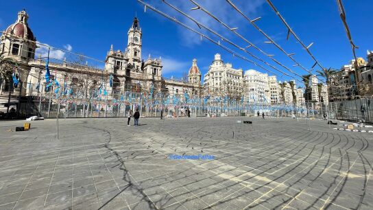 La Plaza del Ayuntamiento de Valencia, lugar desde donde se lanzan las masclet&agrave;s