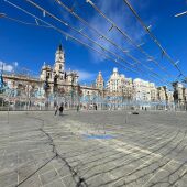 La Plaza del Ayuntamiento de Valencia, lugar desde donde se lanzan las mascletàs