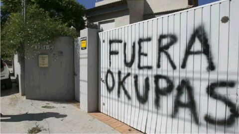 Pintada en una vivienda &quot;okupada&quot;