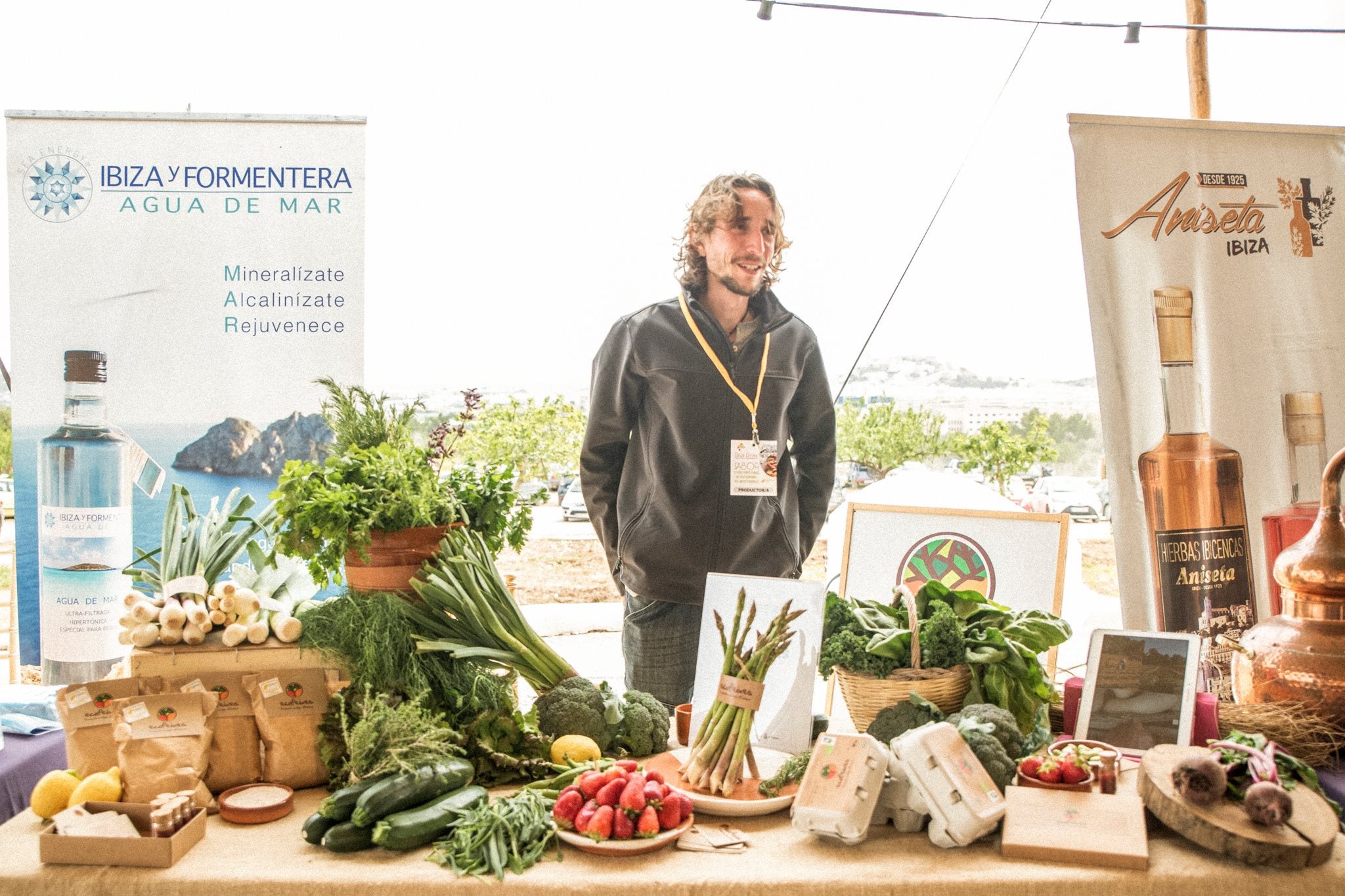 Josan Aguiló: "Cada vez hay más gente que entiende la importancia de consumir productos de temporada" Josan Aguiló: "Cada vez hay más gente que entiende la importancia de consumir productos de temporada"