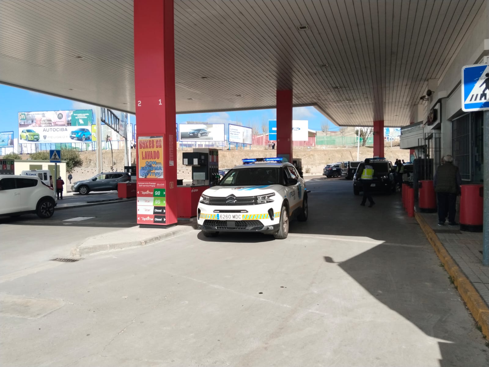 Un joven de 34 años abatido en un tiroteo en el Bar Vaquerizo de Badajoz donde también resultaba herida leve una mujer Un joven de 34 años abatido en un tiroteo en el Bar Vaquerizo de Badajoz donde también resultaba herida leve una mujer