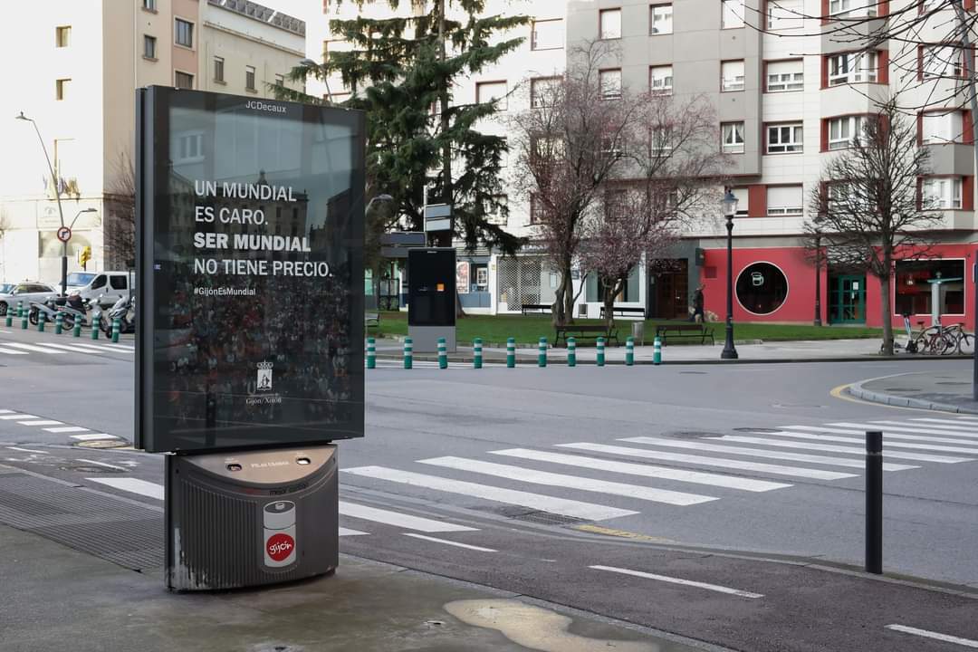 Los errores que alejan a Gijón del Mundial Los errores que alejan a Gijón del Mundial