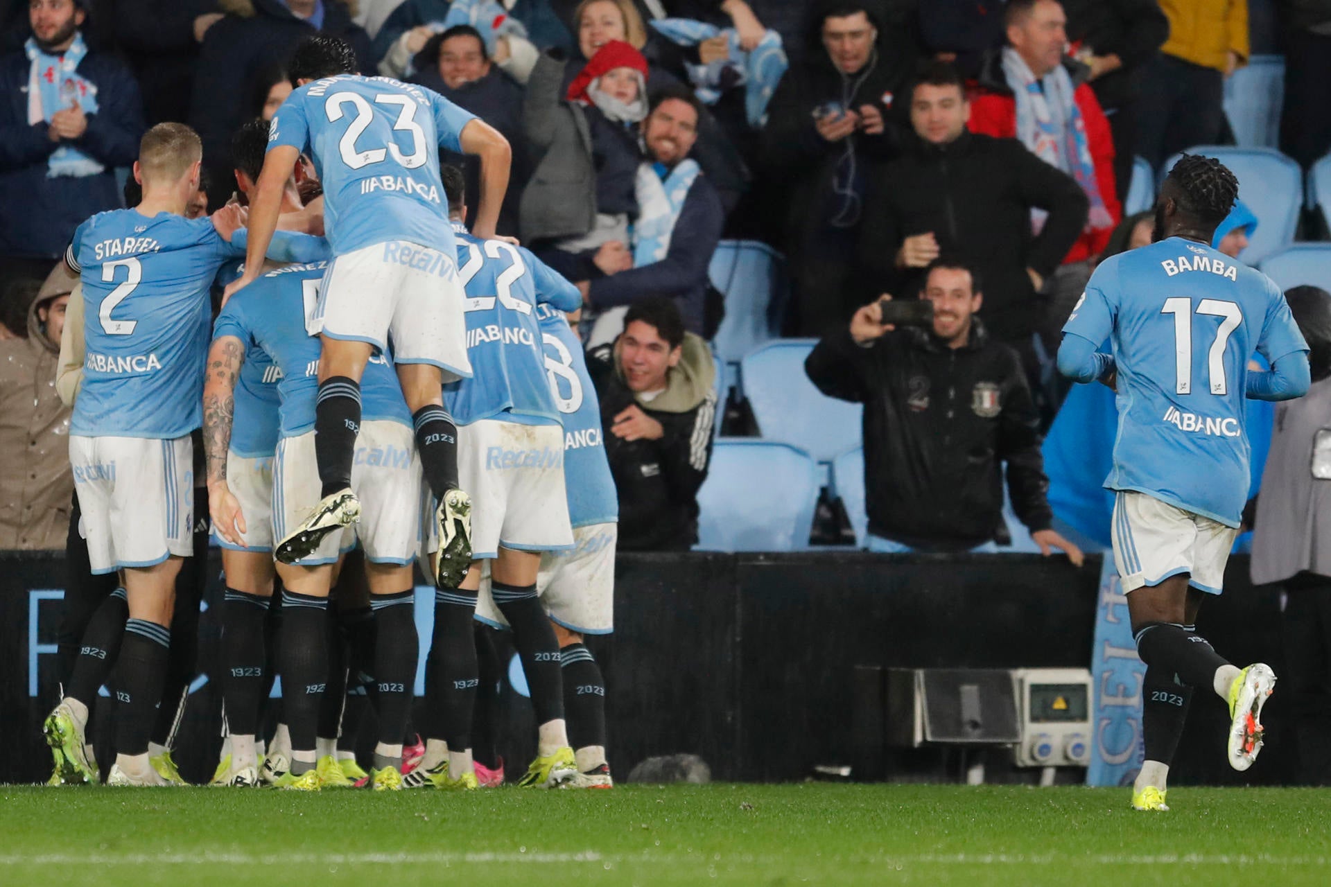 El Celta toma aire a costa del colista Almería El Celta toma aire a costa del colista Almería