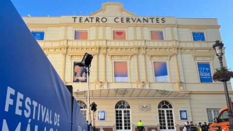 27 Festival de M&aacute;laga, fachada del Cervantes
