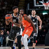 Valencia Basket penaliza sus errores en la pintura ante la Virtus Segafredo Bologna