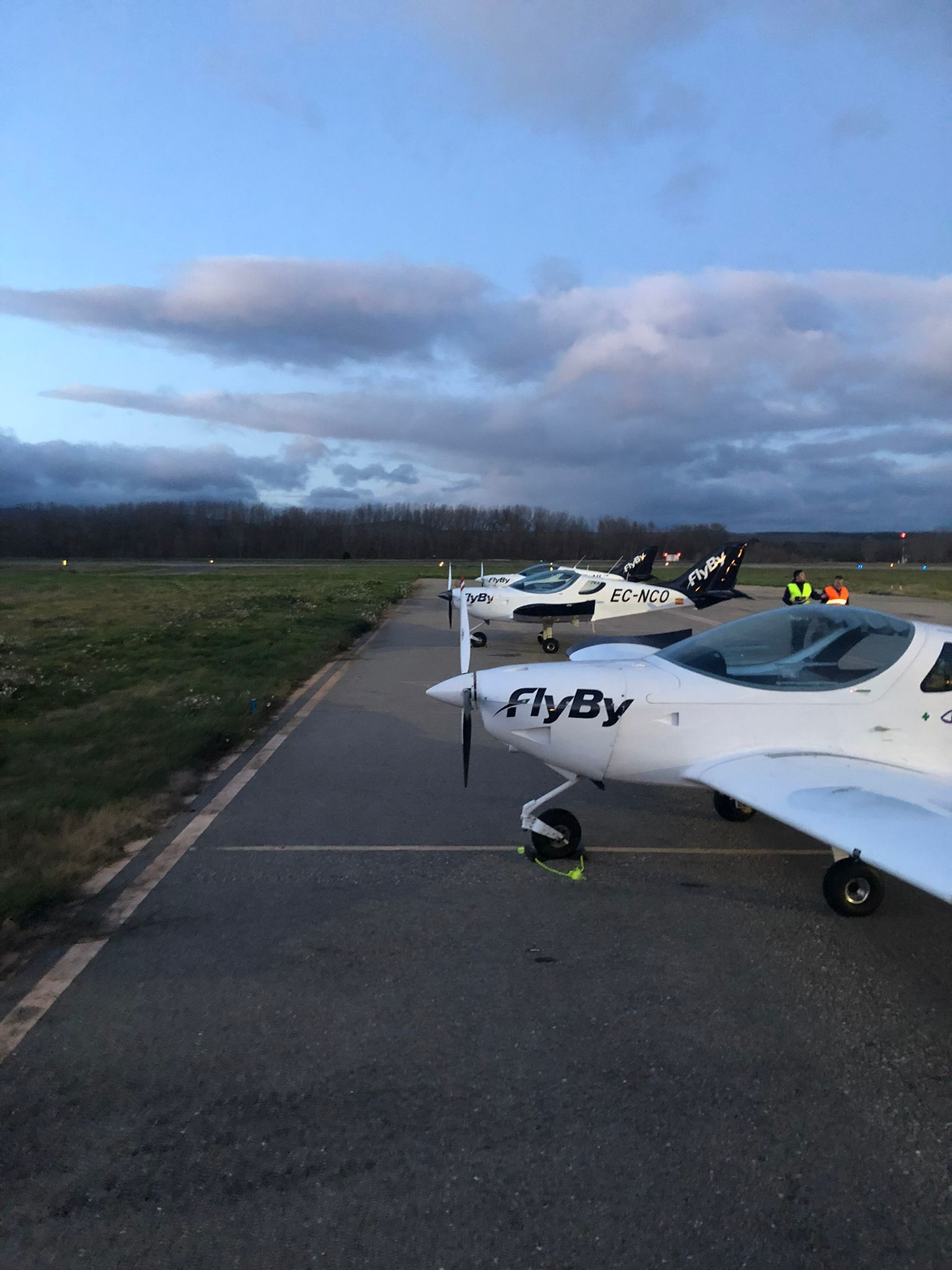 El aeropuerto de Logroño-Agoncillo acoge una escuela de pilotos El aeropuerto de Logroño-Agoncillo acoge una escuela de pilotos