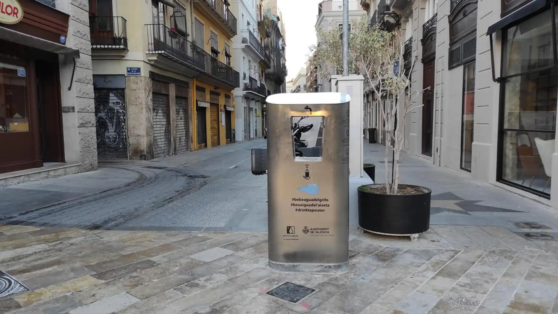 Ayuntamiento de Castellón y Facsa animan al consumo de agua del grifo durante la Magdalena