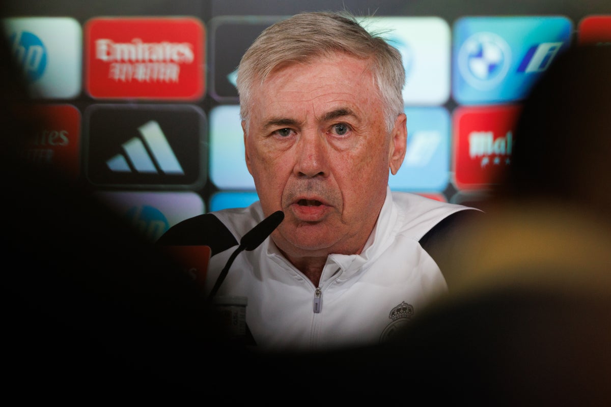 Ancelotti recuerda a las víctimas del incendio de Campanar Ancelotti recuerda a las víctimas del incendio de Campanar
