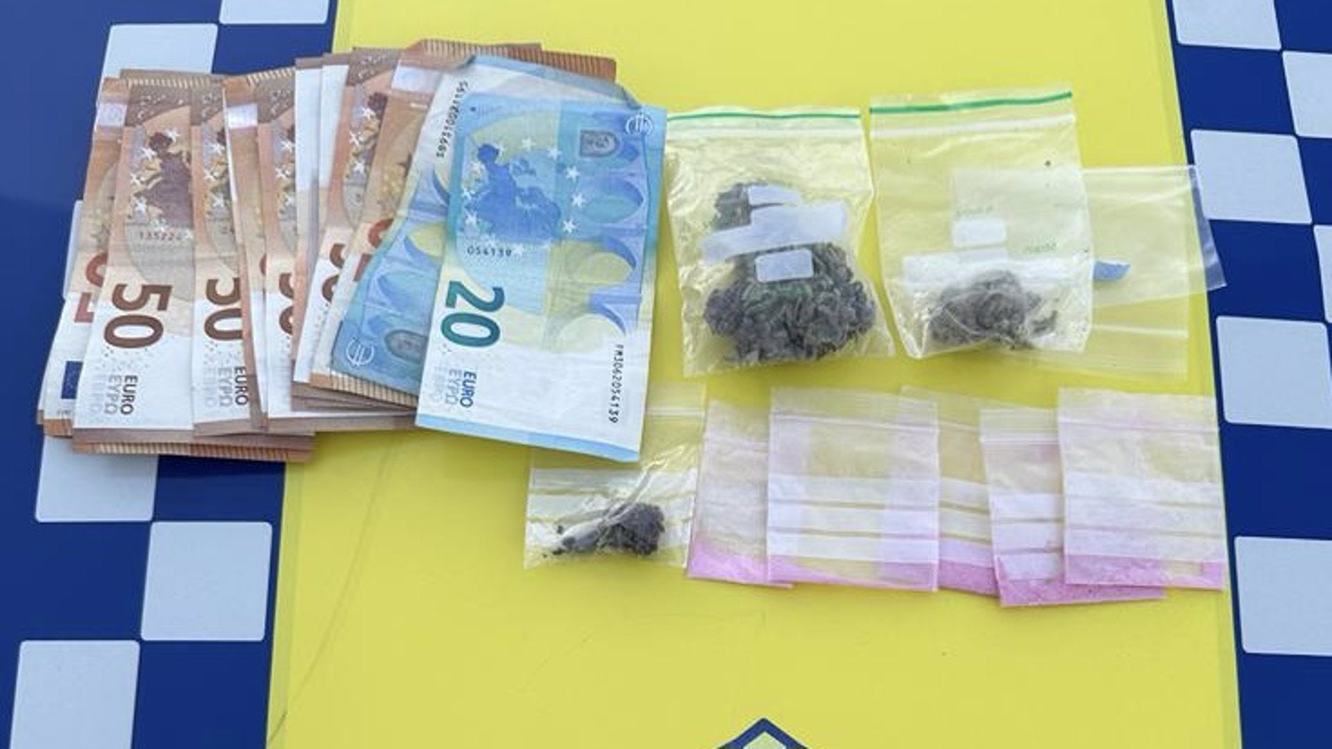 Detenido en Elche antes de entrar en una fiesta con marihuana, anfetaminas, éxtasis y cocaína Detenido en Elche antes de entrar en una fiesta con marihuana, anfetaminas, éxtasis y cocaína