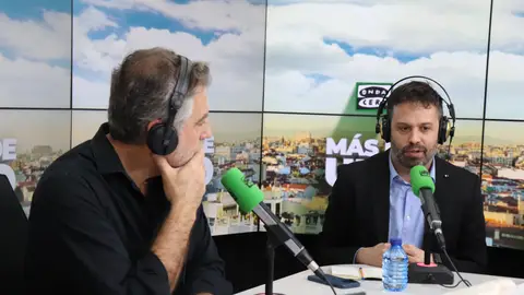 Xavi Colás presenta en 'Más de uno' su libro 'Putinistán" Xavi Colás presenta en 'Más de uno' su libro 'Putinistán"