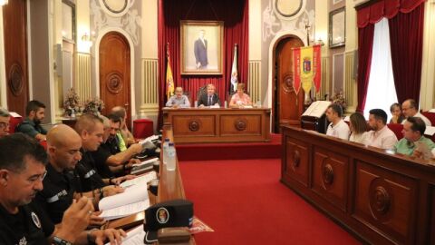 Una de las Juntas de Seguridad Local celebradas en el Sal&oacute;n de Plenos del Ayuntamiento