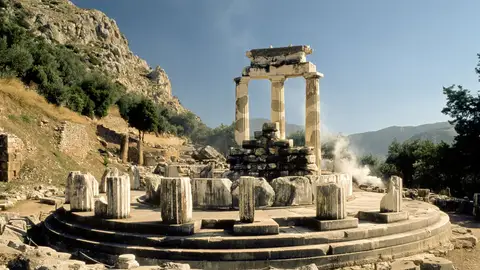 Delfos, el oráculo del dios Apolo (nationalgeographic.com.es) Delfos, el oráculo del dios Apolo (nationalgeographic.com.es)