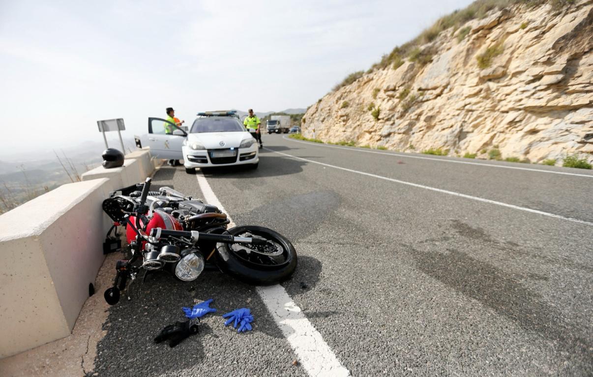 ¿Cómo localiza la Guardia Civil a un conductor dado a la fuga en un siniestro de tráfico? Nos lo cuentan en Más de uno Alicante ¿Cómo localiza la Guardia Civil a un conductor dado a la fuga en un siniestro de tráfico? Nos lo cuentan en Más de uno Alicante