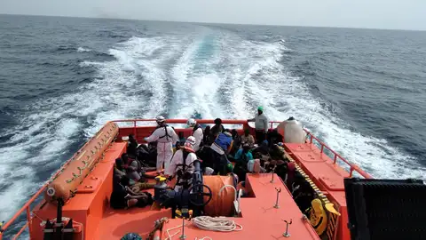 Inmigrantes rescatados por Salvamento Marítimo Inmigrantes rescatados por Salvamento Marítimo