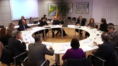 Primera reuni&oacute; del grup d'experts que revisaran edificis per prevenir incendis com el de Val&egrave;ncia