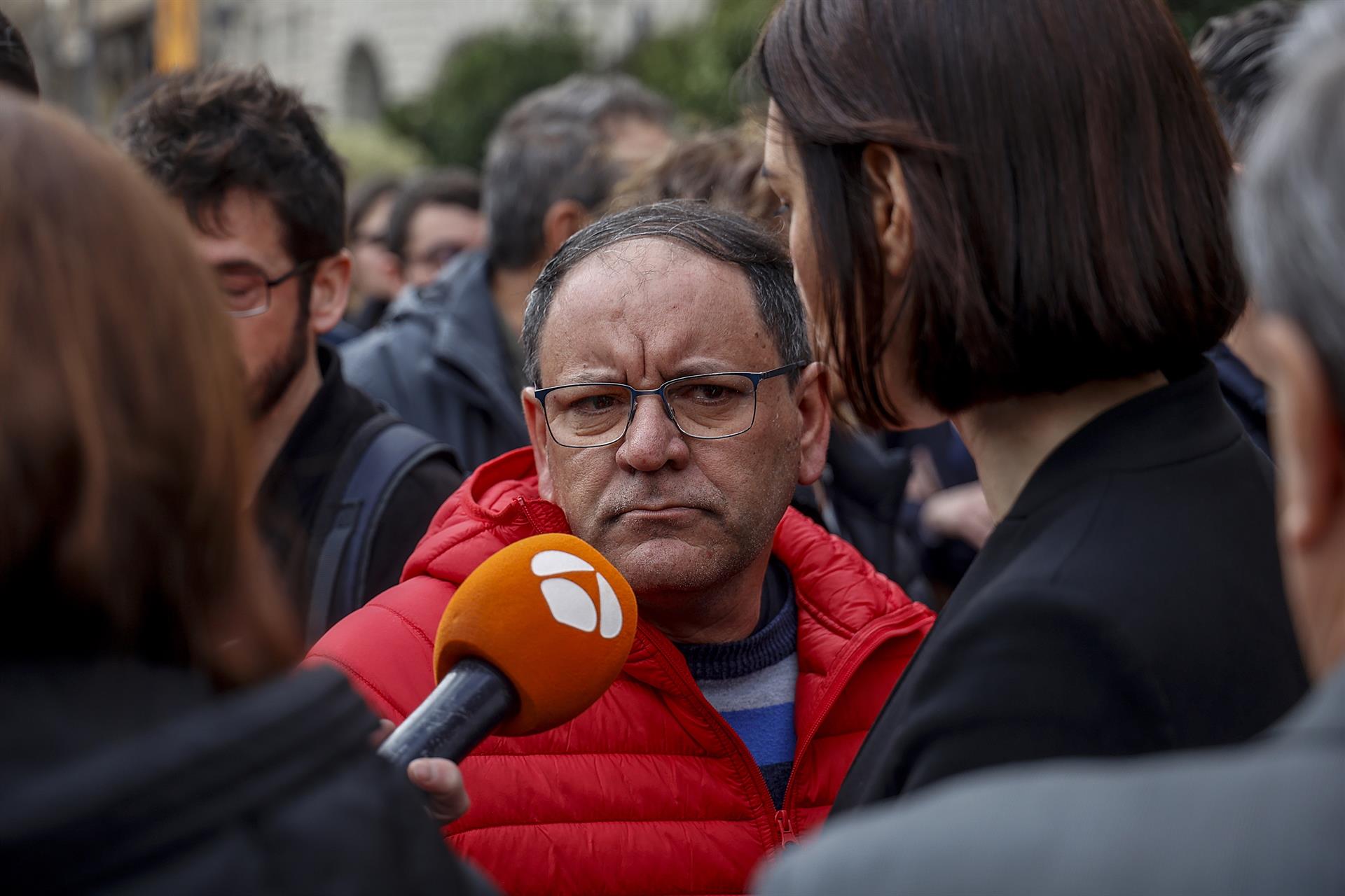 UME, Bomberos y Julián García, el portero del edificio incendiado en València, entre las Medallas al Mérito de Protección Civil UME, Bomberos y Julián García, el portero del edificio incendiado en València, entre las Medallas al Mérito de Protección Civil